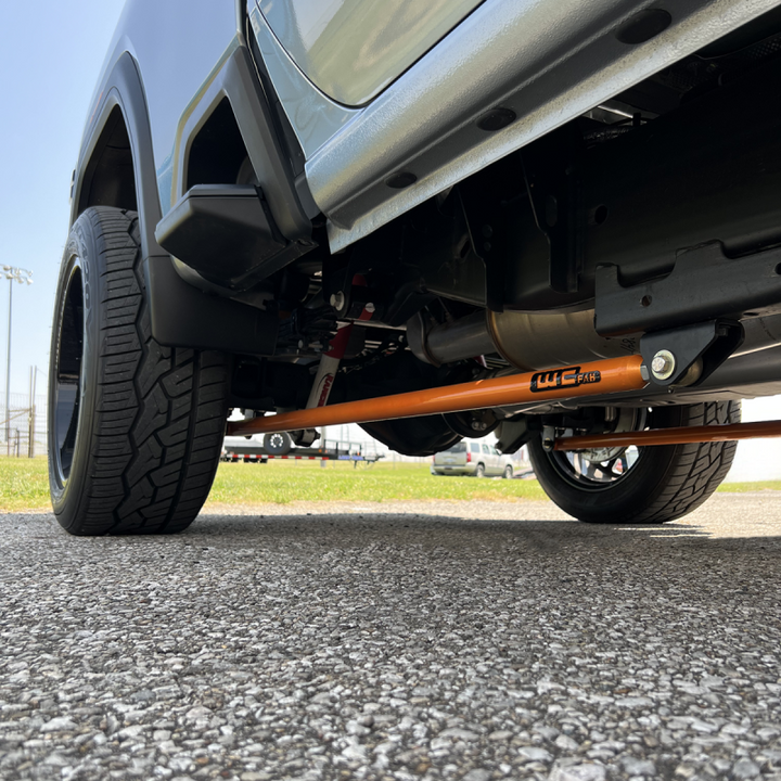 Wehrli 20-24 Chevy &amp; GMC Duramax RCLB/CCSB/ECSB 60in. Traction Bar Kit - Candy Red