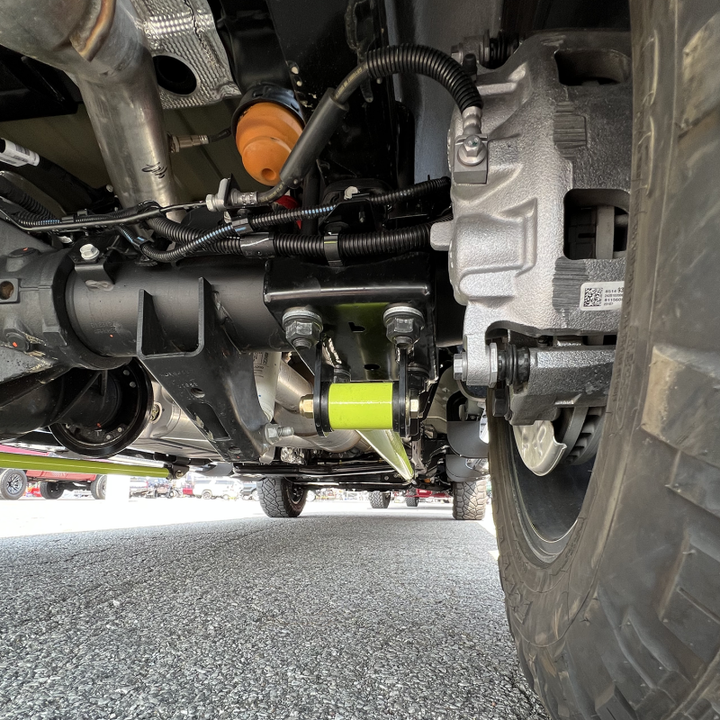 Wehrli 20-24 Chevy &amp; GMC Duramax RCLB/CCSB/ECSB 60in. Traction Bar Kit - Candy Red